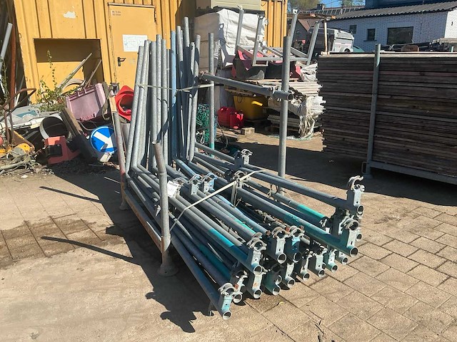 Partij uitbreidingsstukken voor steigers - afbeelding 1 van  3