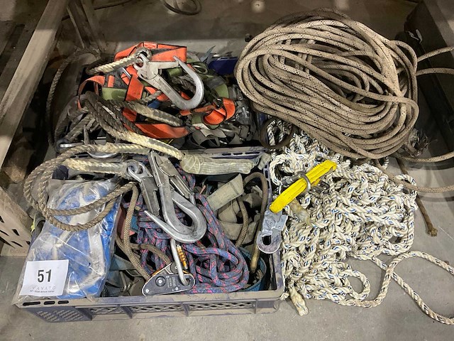 Partij valbeveiliging en klimtouwen - afbeelding 1 van  10