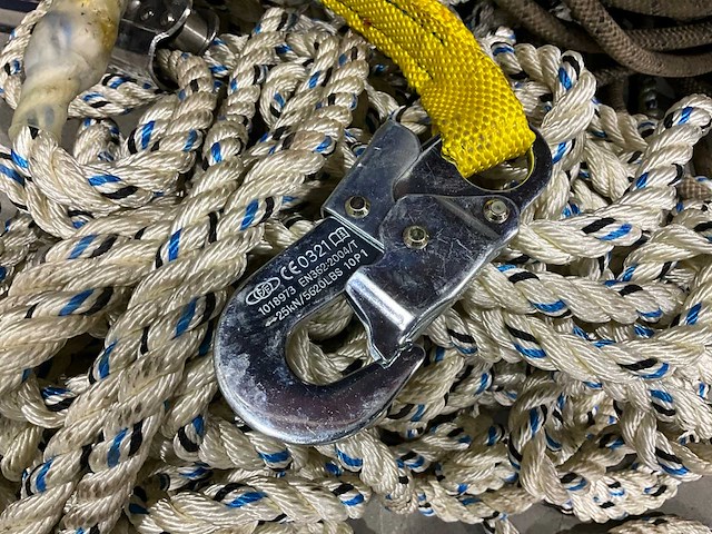 Partij valbeveiliging en klimtouwen - afbeelding 8 van  10