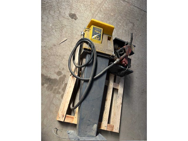 Partij van 2 dieselpompen incl. vision v60 brandstofdispenser - afbeelding 1 van  7