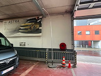 Partij van 2 vrijstaande vlaggenmasten met voet - afbeelding 1 van  1