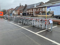 Partij van 22 gegalvaniseerde fietsenrekken "forever" – 264 plaatsen - afbeelding 2 van  5