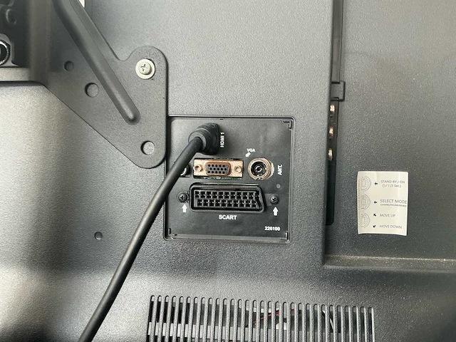 Partij van 3 beeldschermen – philips tv op verrijdbare standaard en 2 monitors - afbeelding 6 van  6