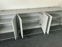 Partij van 3 lage opbergkasten met dubbele deuren – grijs - afbeelding 3 van  4