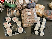 Partij van 378 diverse brei en haakgarens - afbeelding 15 van  24