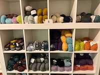 Partij van 544 diverse brei en haakgarens