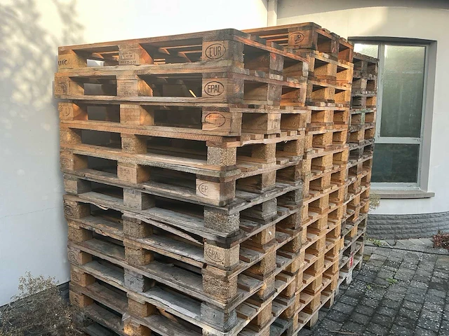 Partij van 55 houten transportpallets – diverse uitvoeringen - afbeelding 3 van  3