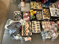 Partij van 600 diverse brei en haakgarens - afbeelding 29 van  34