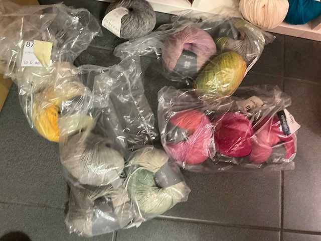 Partij van 641 diverse brei en haakgarens - afbeelding 24 van  36