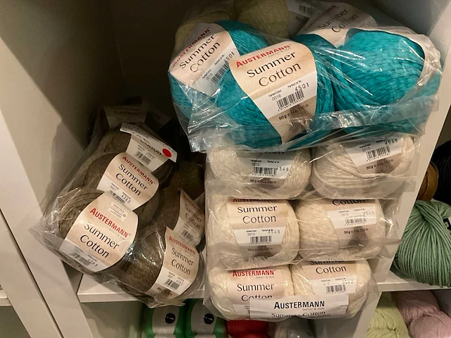Partij van 707 diverse brei en haakgarens - afbeelding 13 van  31