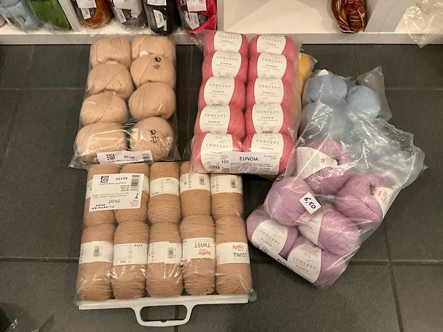 Partij van 707 diverse brei en haakgarens - afbeelding 21 van  31