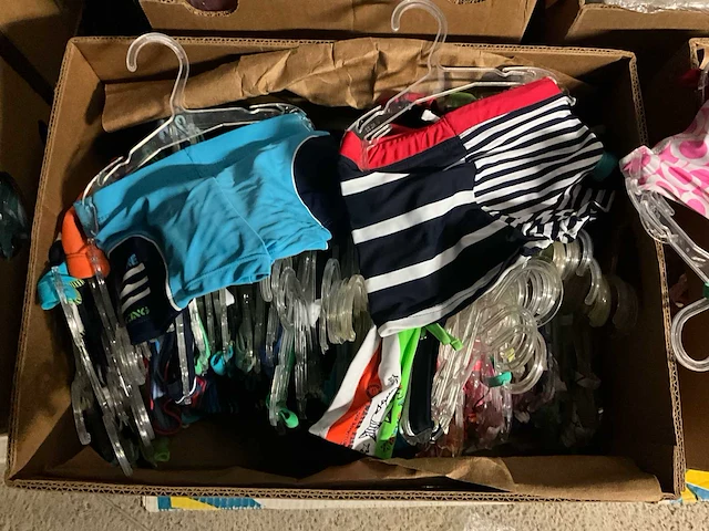 Partij van kinderkledij, badmode voor heren en dames (6435x) - afbeelding 12 van  14