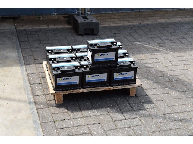 Partij varta accus 12v 60ah 2026 nieuw - afbeelding 1 van  1