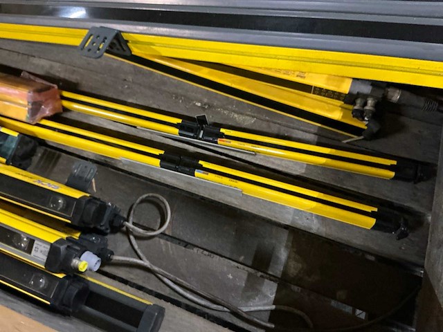 Partij veiligheidsgordijnen - afbeelding 4 van  5