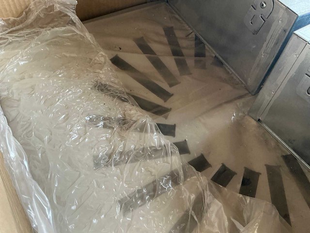 Partij ventilatie roosters en buisisolatie - afbeelding 7 van  7