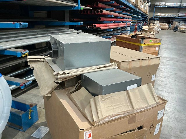 Partij ventilatieboxen - afbeelding 1 van  3