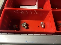 Partij verdeelblokken, koppelingen en industriële slangen - afbeelding 8 van  73