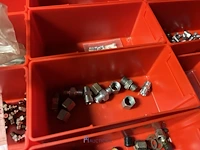 Partij verdeelblokken, koppelingen en industriële slangen - afbeelding 10 van  73
