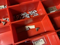 Partij verdeelblokken, koppelingen en industriële slangen - afbeelding 11 van  73