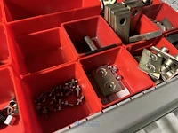 Partij verdeelblokken, koppelingen en industriële slangen - afbeelding 16 van  73