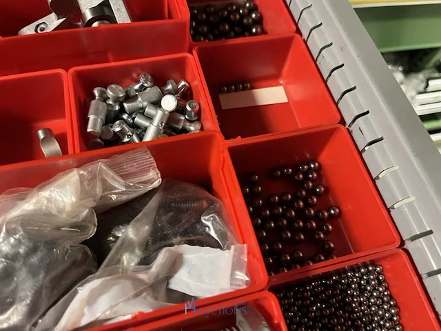Partij verdeelblokken, koppelingen en industriële slangen - afbeelding 26 van  73