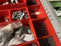 Partij verdeelblokken, koppelingen en industriële slangen - afbeelding 26 van  73