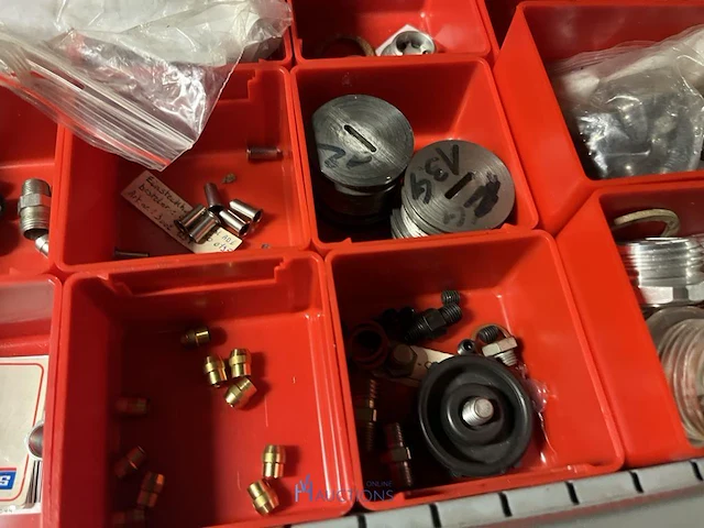 Partij verdeelblokken, koppelingen en industriële slangen - afbeelding 29 van  73
