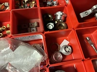 Partij verdeelblokken, koppelingen en industriële slangen - afbeelding 30 van  73