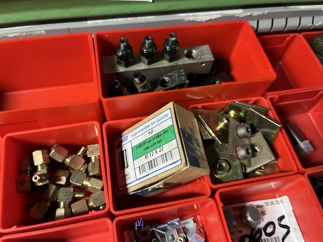 Partij verdeelblokken, koppelingen en industriële slangen - afbeelding 35 van  73