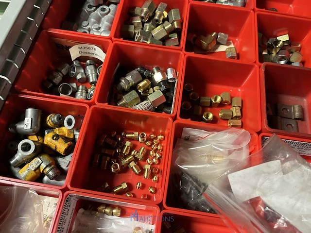 Partij verdeelblokken, koppelingen en industriële slangen - afbeelding 38 van  73