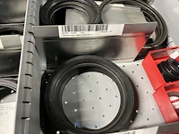 Partij verdeelblokken, koppelingen en industriële slangen - afbeelding 54 van  73