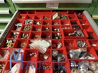 Partij verdeelblokken, koppelingen en industriële slangen - afbeelding 67 van  73
