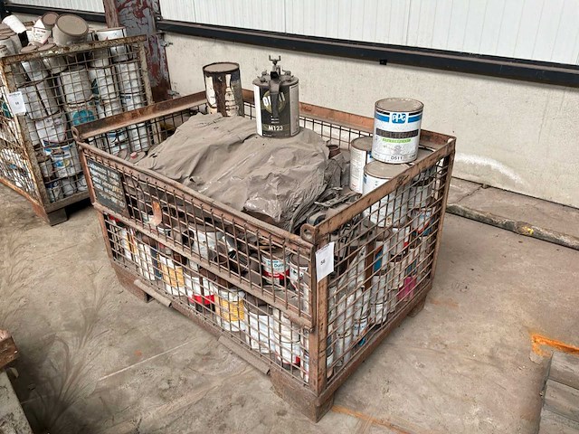 Partij verf en lak - afbeelding 1 van  4