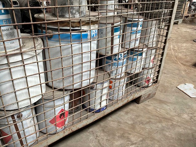 Partij verf en lak - afbeelding 5 van  5