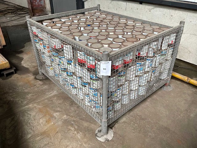 Partij verf en lak - afbeelding 1 van  6