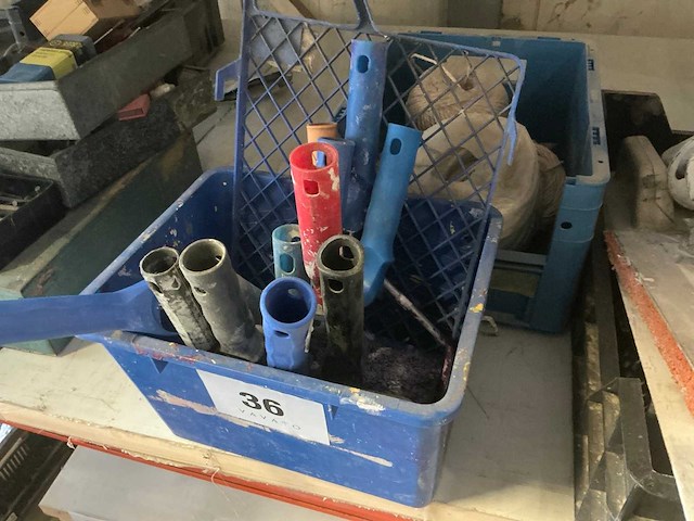 Partij verf en plamuurtoebehoren - afbeelding 2 van  8