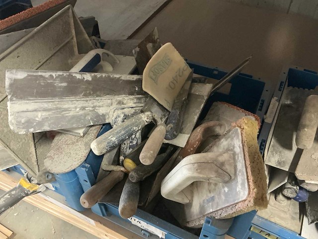 Partij verf en plamuurtoebehoren - afbeelding 7 van  8