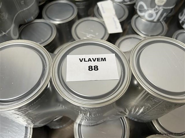 Partij verf, get. colr, kalkhvit, aan 1 liter per pot - afbeelding 1 van  6