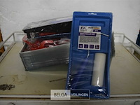 Partij verfbakken en 3 verfrollerset - afbeelding 1 van  4