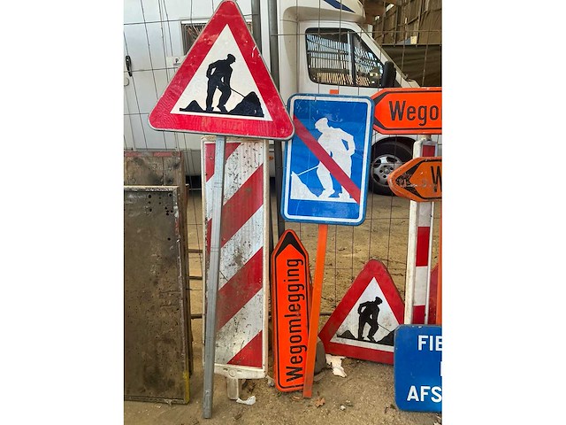 Partij verkeersborden - afbeelding 2 van  4