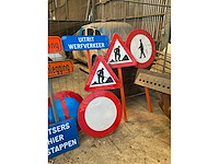 Partij verkeersborden - afbeelding 4 van  4