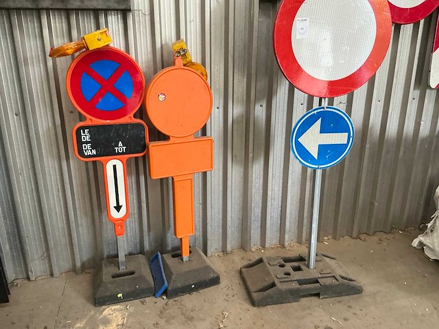 Partij verkeersborden - afbeelding 3 van  4