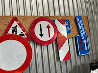 Partij verkeersborden - afbeelding 4 van  4