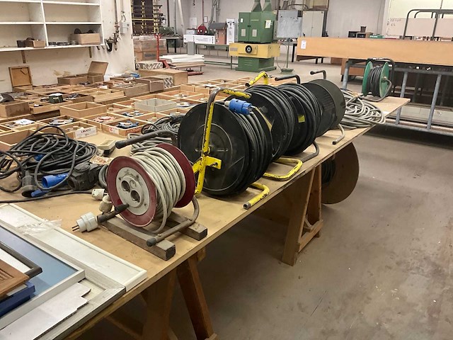 Partij verlengkabelhaspels en -snoer - afbeelding 1 van  6