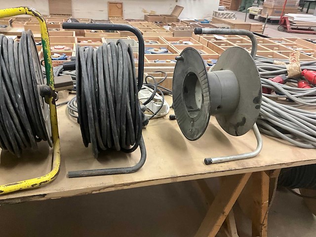 Partij verlengkabelhaspels en -snoer - afbeelding 4 van  6