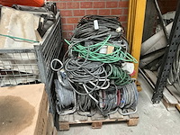 Partij verlengkabelhaspels en -snoeren - afbeelding 1 van  4