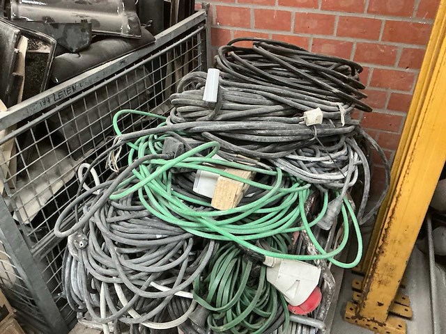 Partij verlengkabelhaspels en -snoeren - afbeelding 3 van  4