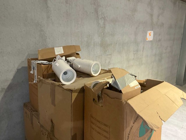 Partij verlichting en armaturen - afbeelding 3 van  11