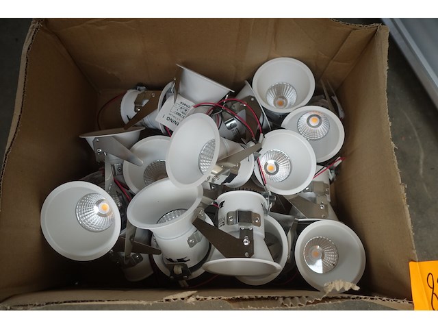 Partij verlichting - afbeelding 1 van  3