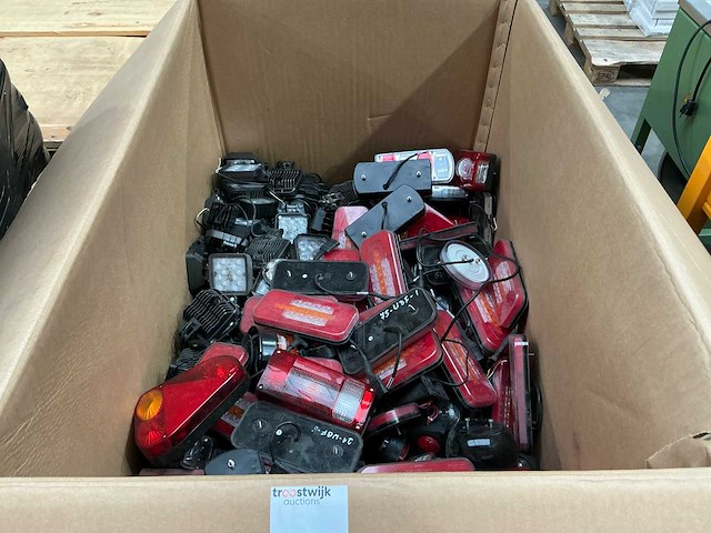 Partij verlichtingen - afbeelding 1 van  5